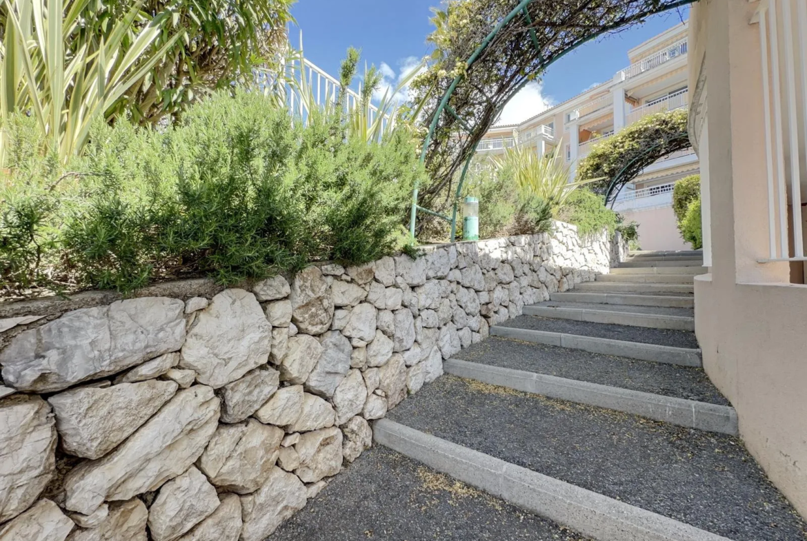 Appartement 2 pièces avec vue mer panoramique à Nice Ouest - Corniche Fleurie 