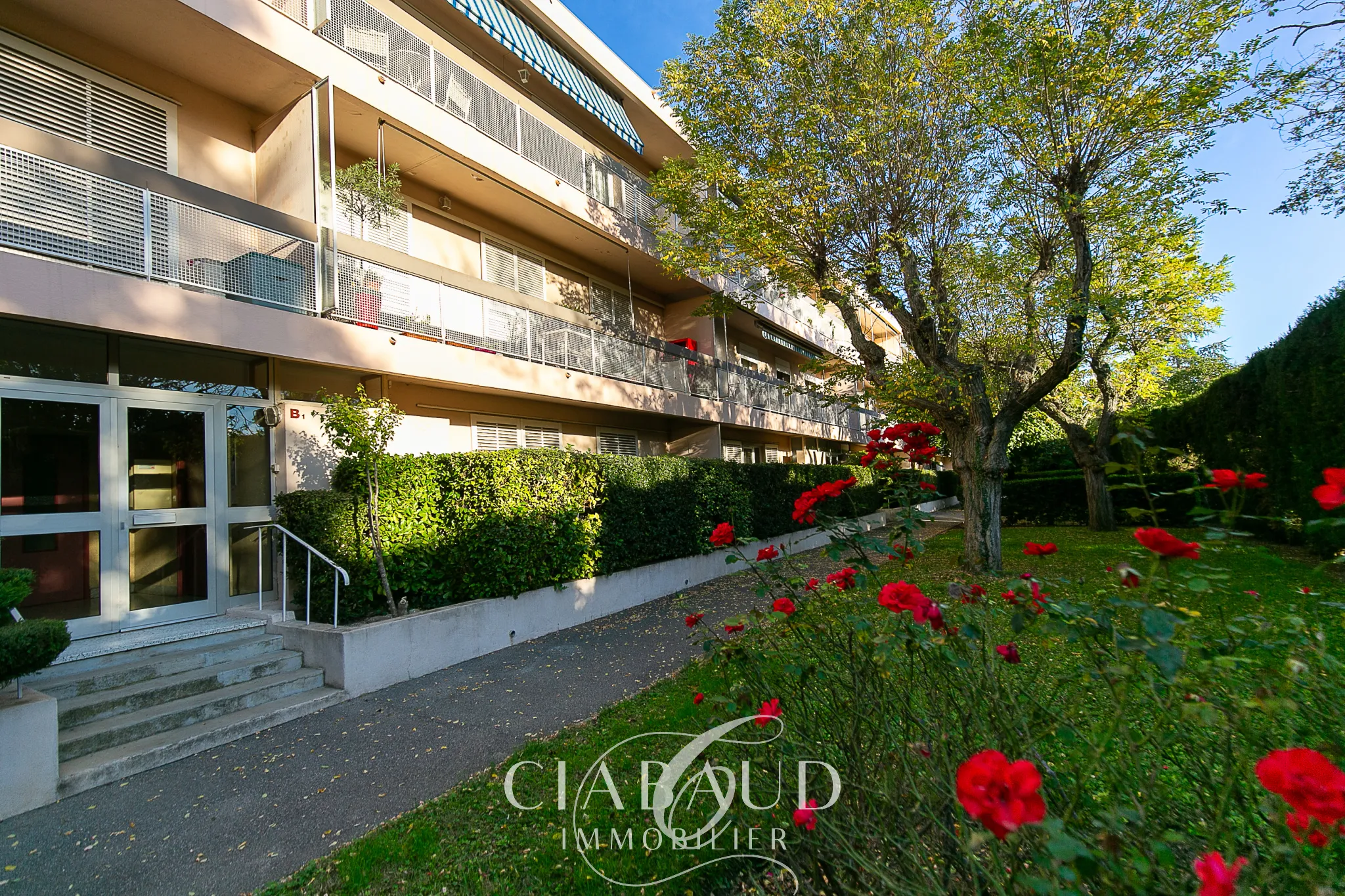 Appartement T3 de 78 m² avec balcon et garage à Luynes 