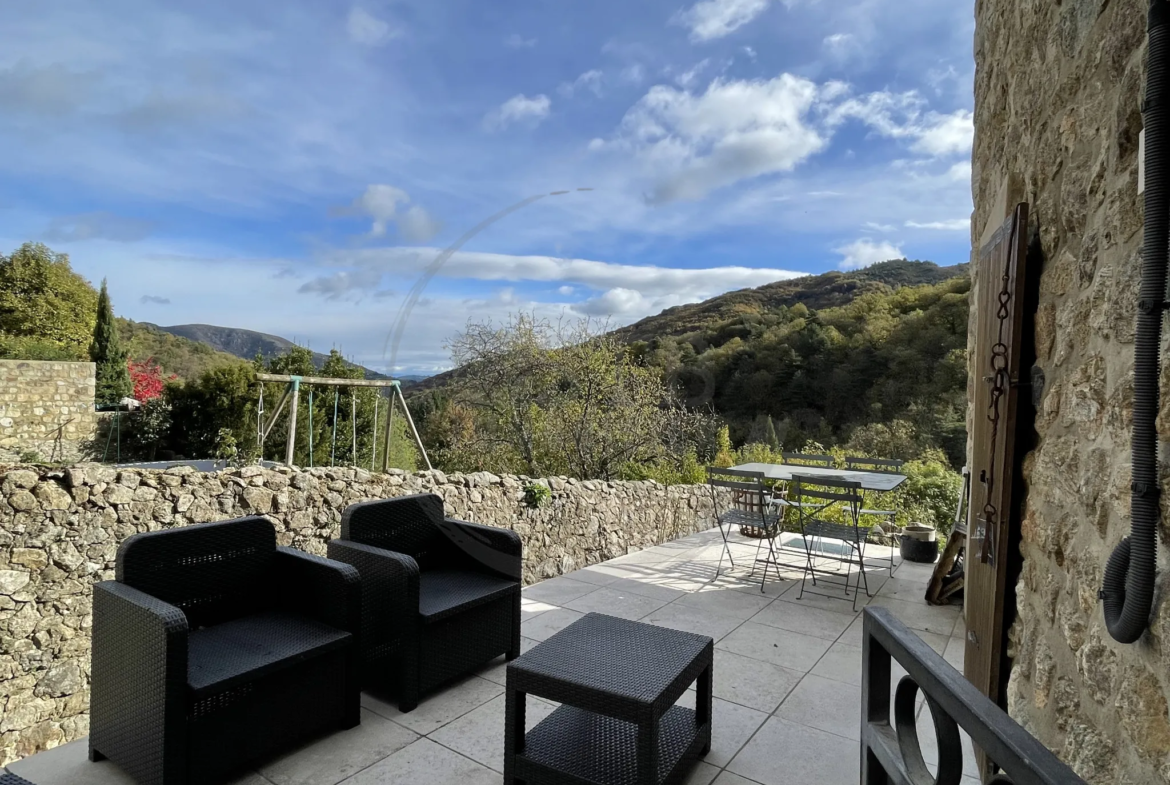 Maison historique de 75 m² avec terrain à Saint-Julien-Du-Gua 