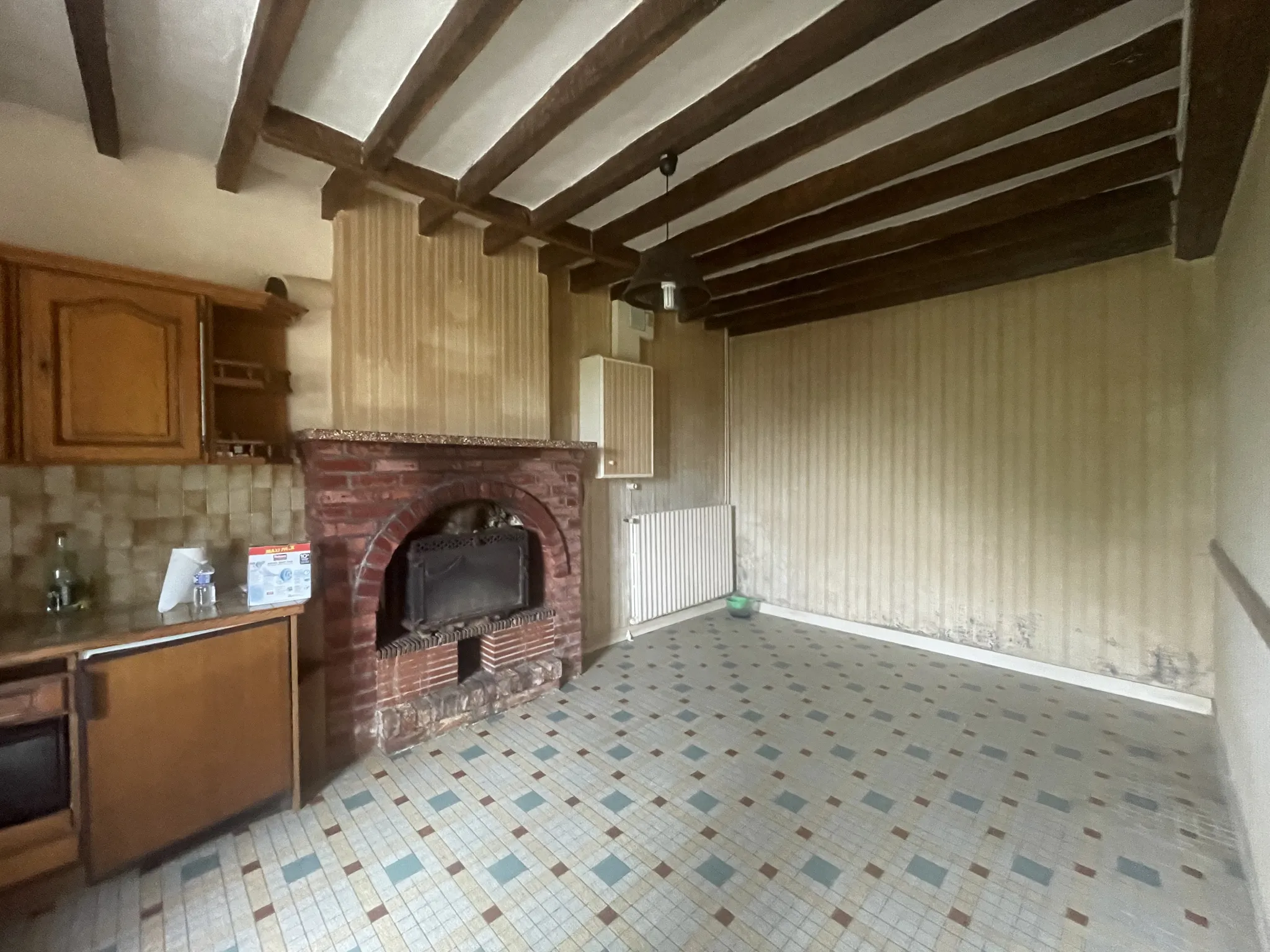 Maison de bourg à rénover à Genest Saint Isle - 117 m² - 111 300 € 