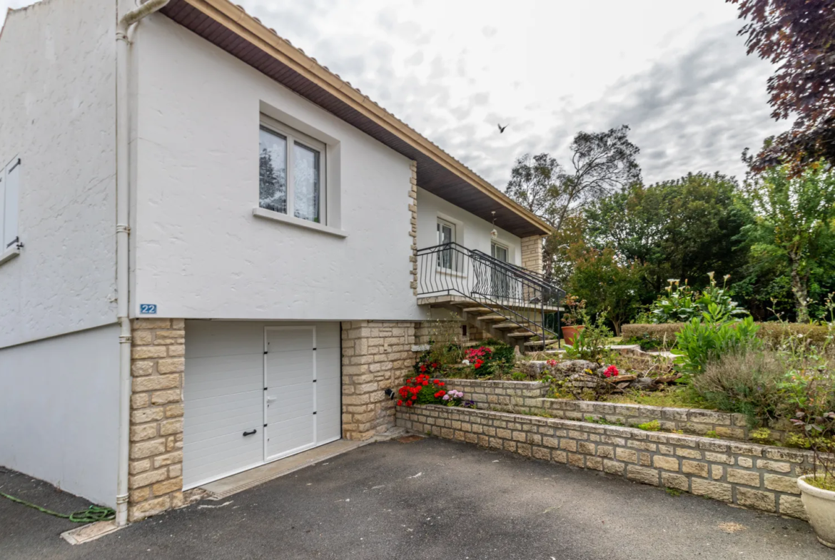 Maison à vendre à Corme-Royal - 4 chambres, garage et jardin 