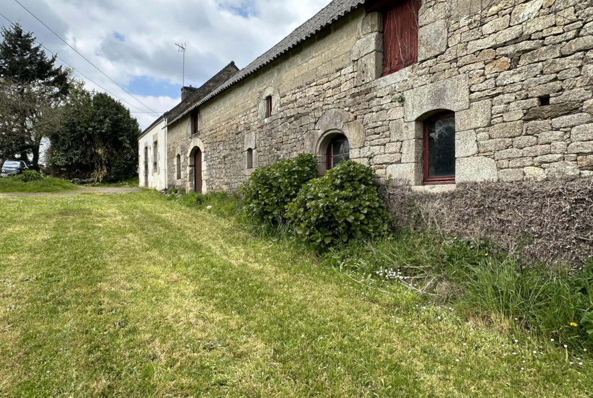 Maison de Village à Guenin avec Terrain et Longère à Rénovation 