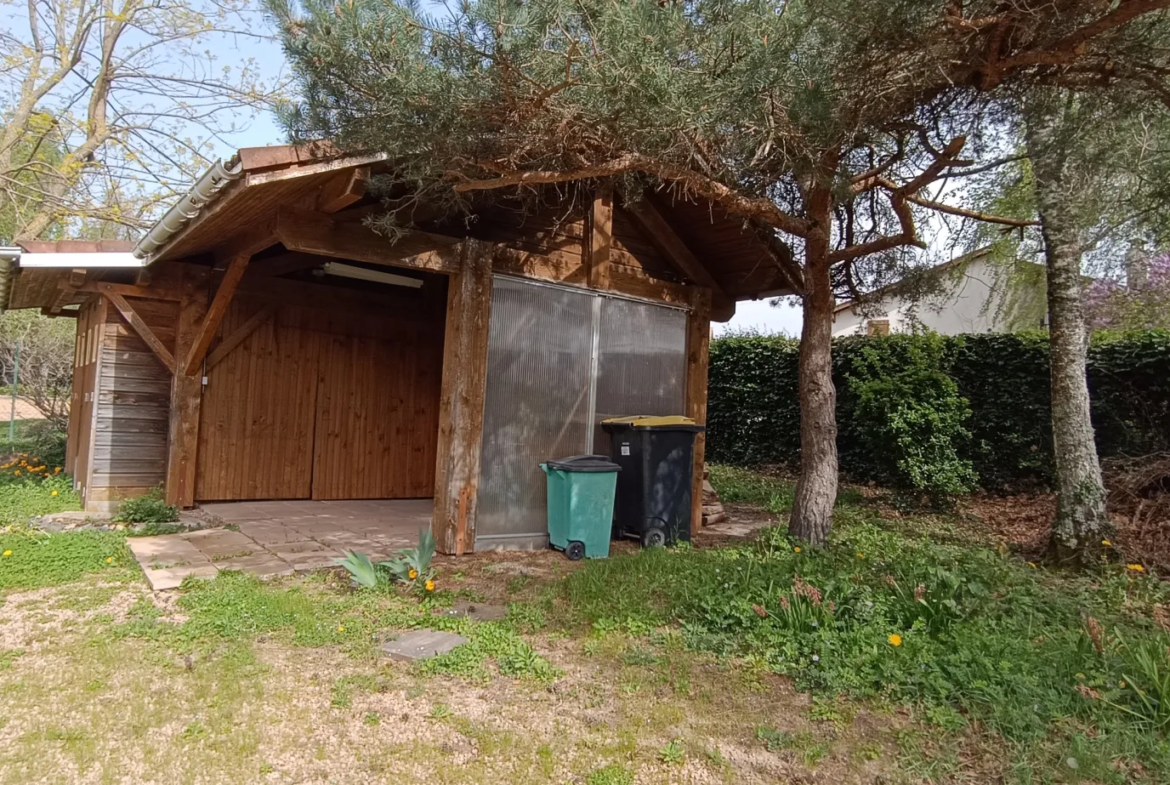 Maison au calme avec vie de plain pied à Espinasse Vozelle 