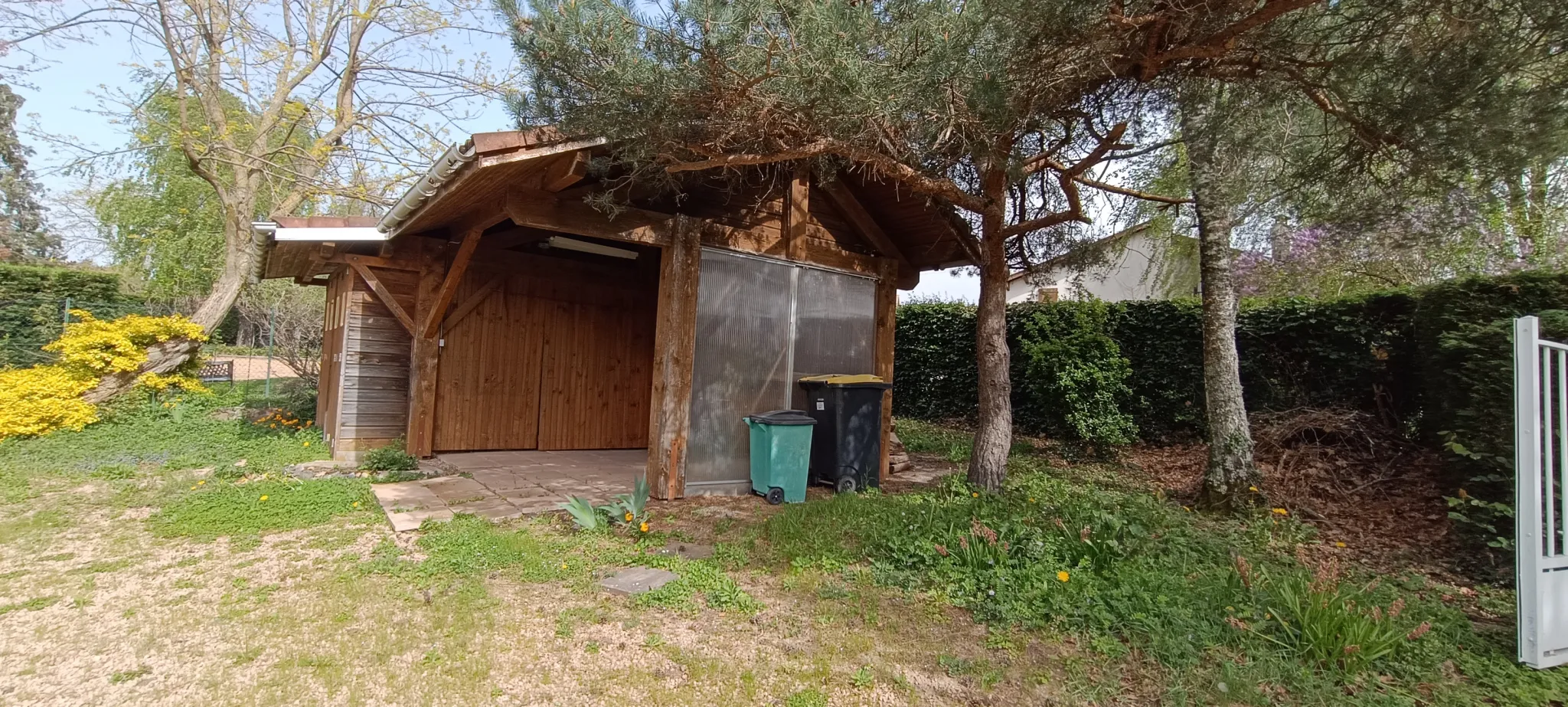 Maison au calme avec vie de plain pied à Espinasse Vozelle 