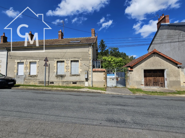 Maison avec jardin clos et garage à Torteron 18320