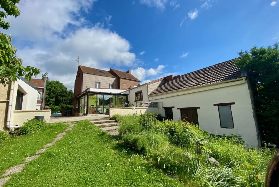 Maison à vendre à Maubeuge - 4 chambres - Terrain clos 