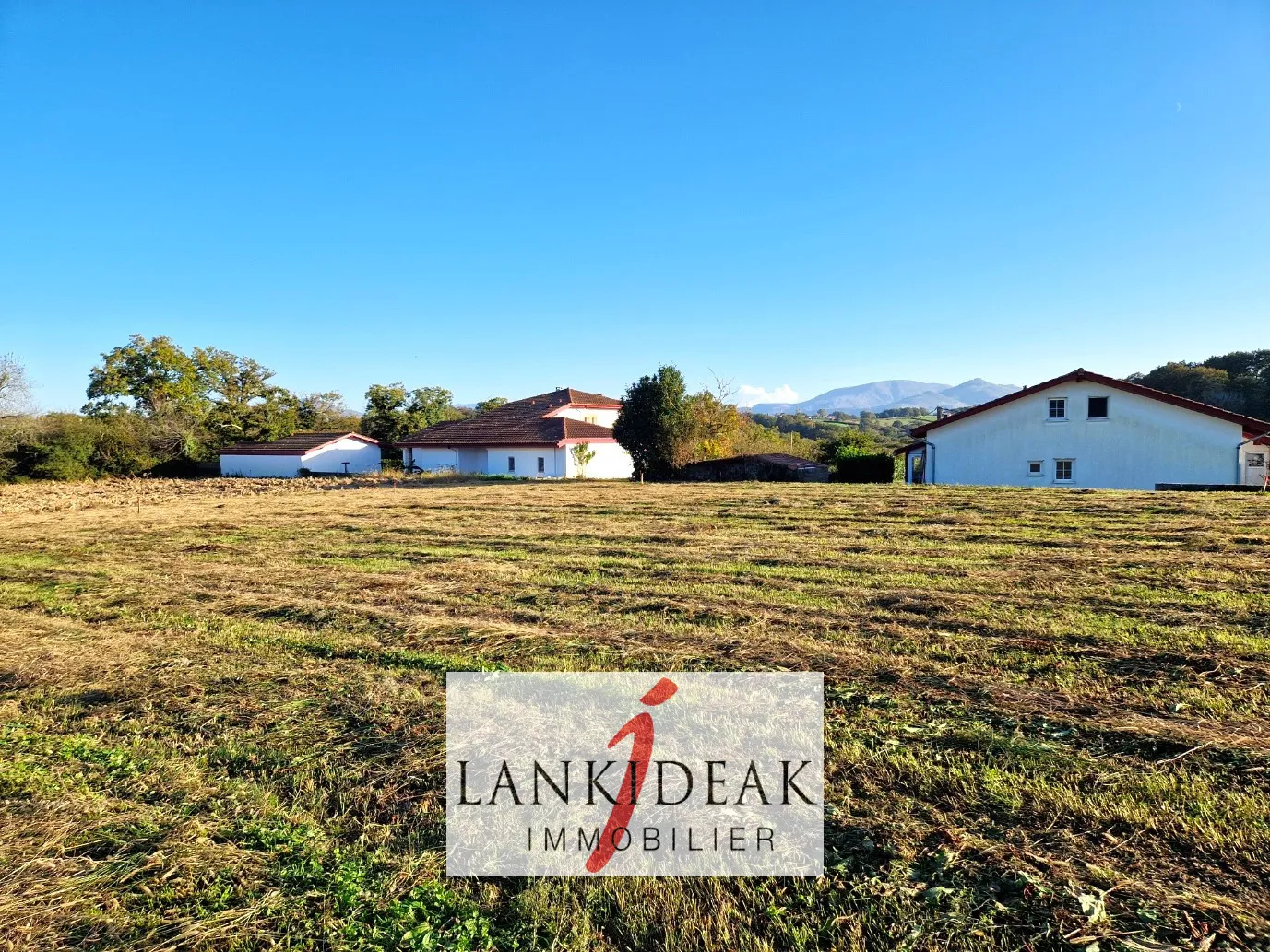 Terrain à bâtir de 1000 m2 à Ustaritz - 249900 EUR 