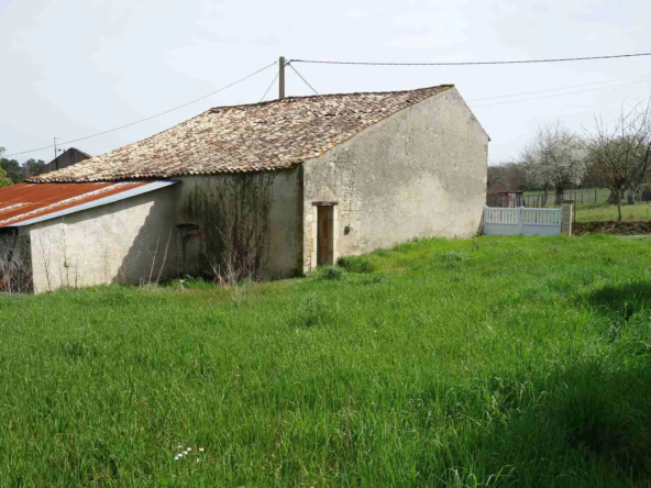 Grange à rénover à St Ciers sur Gironde