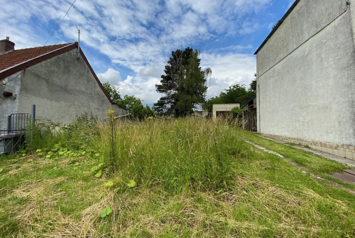 Terrain constructible à vendre à Maubeuge - 592 m² dans le quartier du Pont Allant 