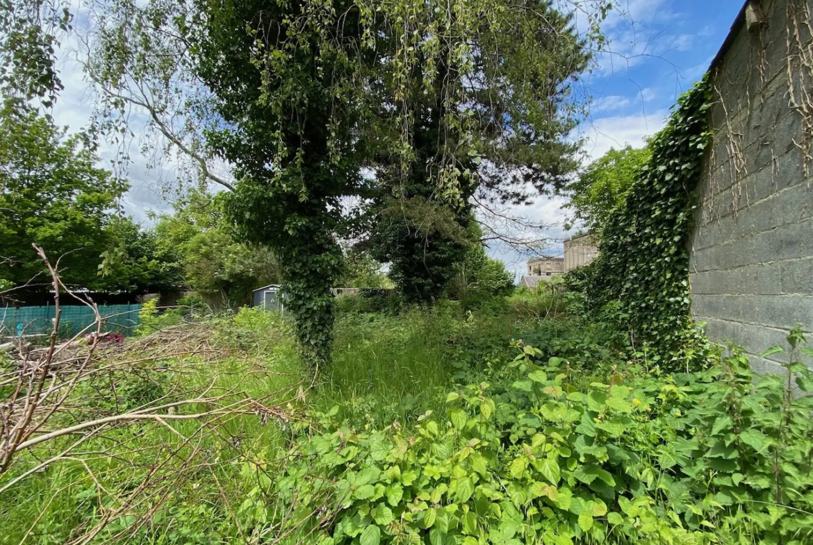 Terrain constructible à vendre à Maubeuge - 592 m² dans le quartier du Pont Allant 