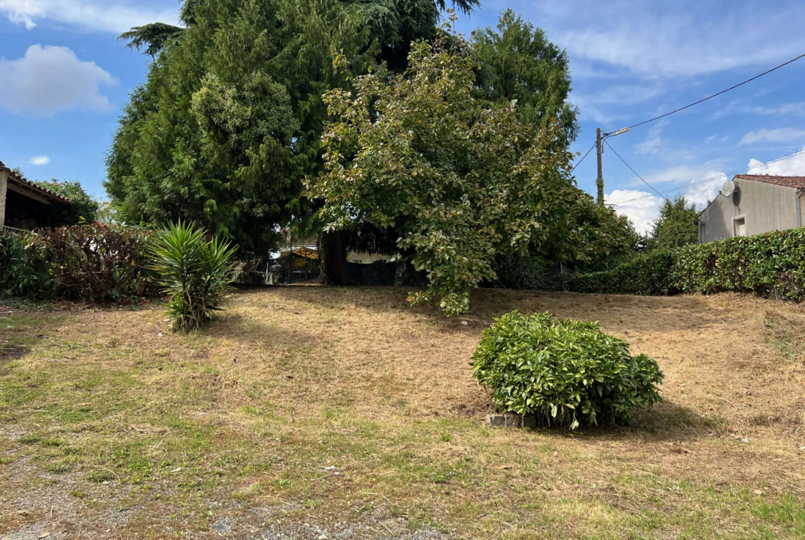 Maison à rénover de 127 m² avec 4 chambres à La Caillère Saint Hilaire 