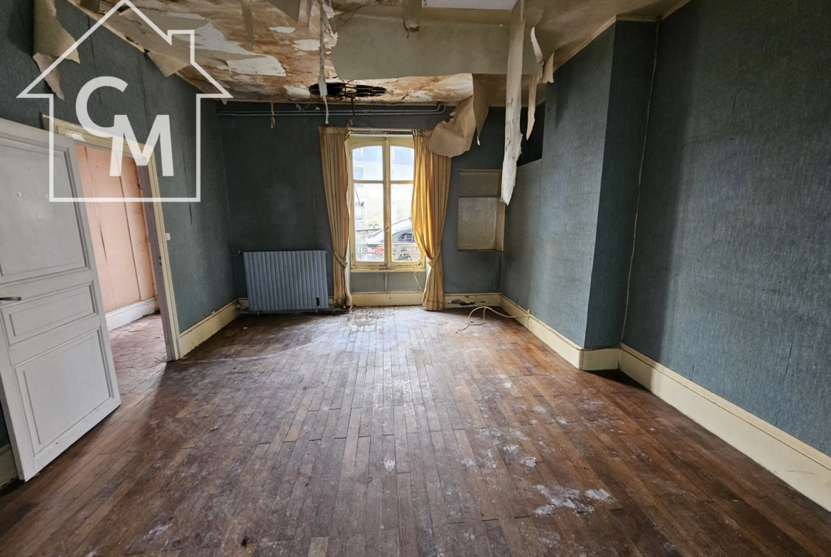 Grande maison à vendre à Culan - 125 m² avec local commercial et 5 chambres 