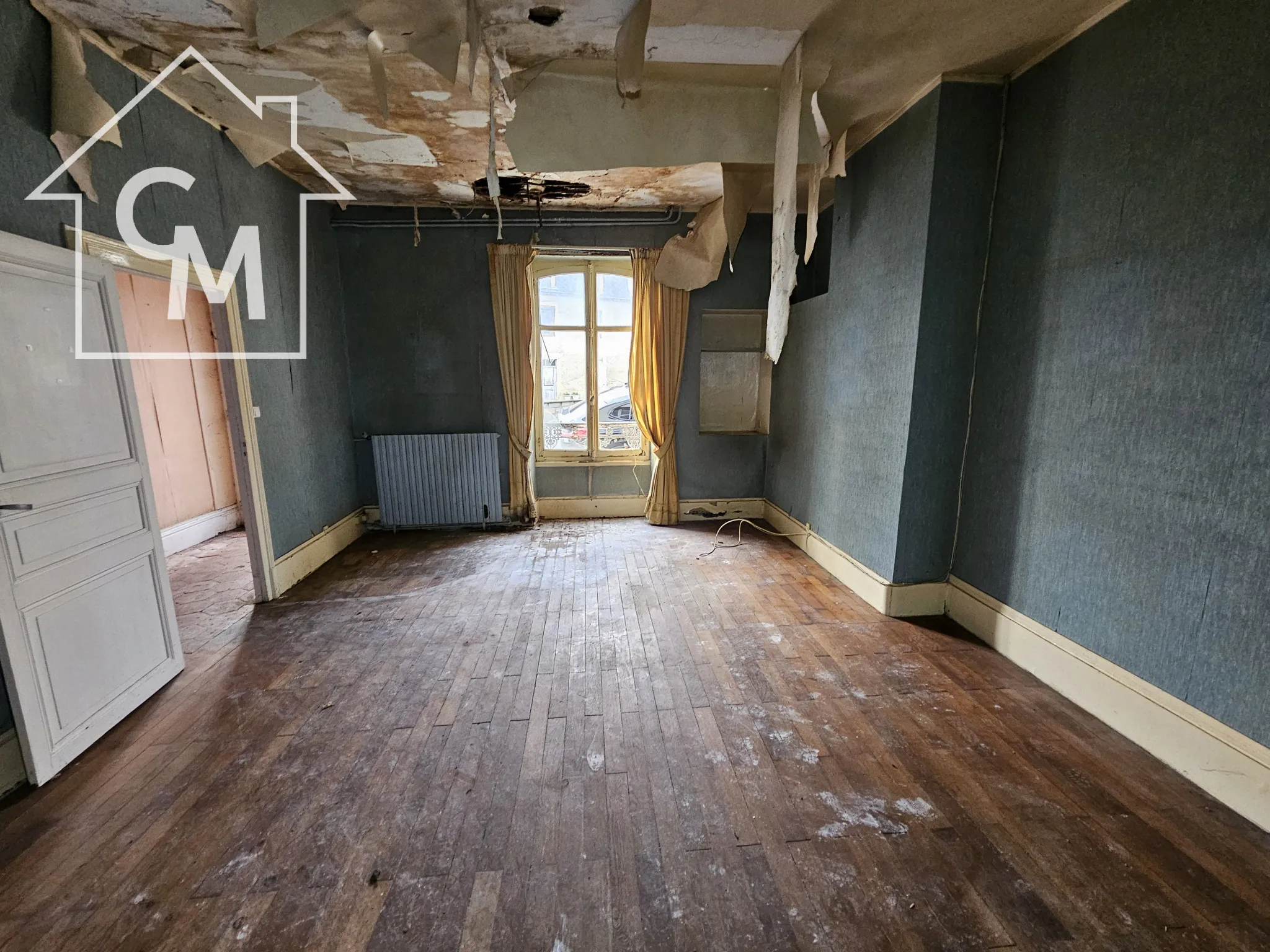 Grande maison à vendre à Culan - 125 m² avec local commercial et 5 chambres 