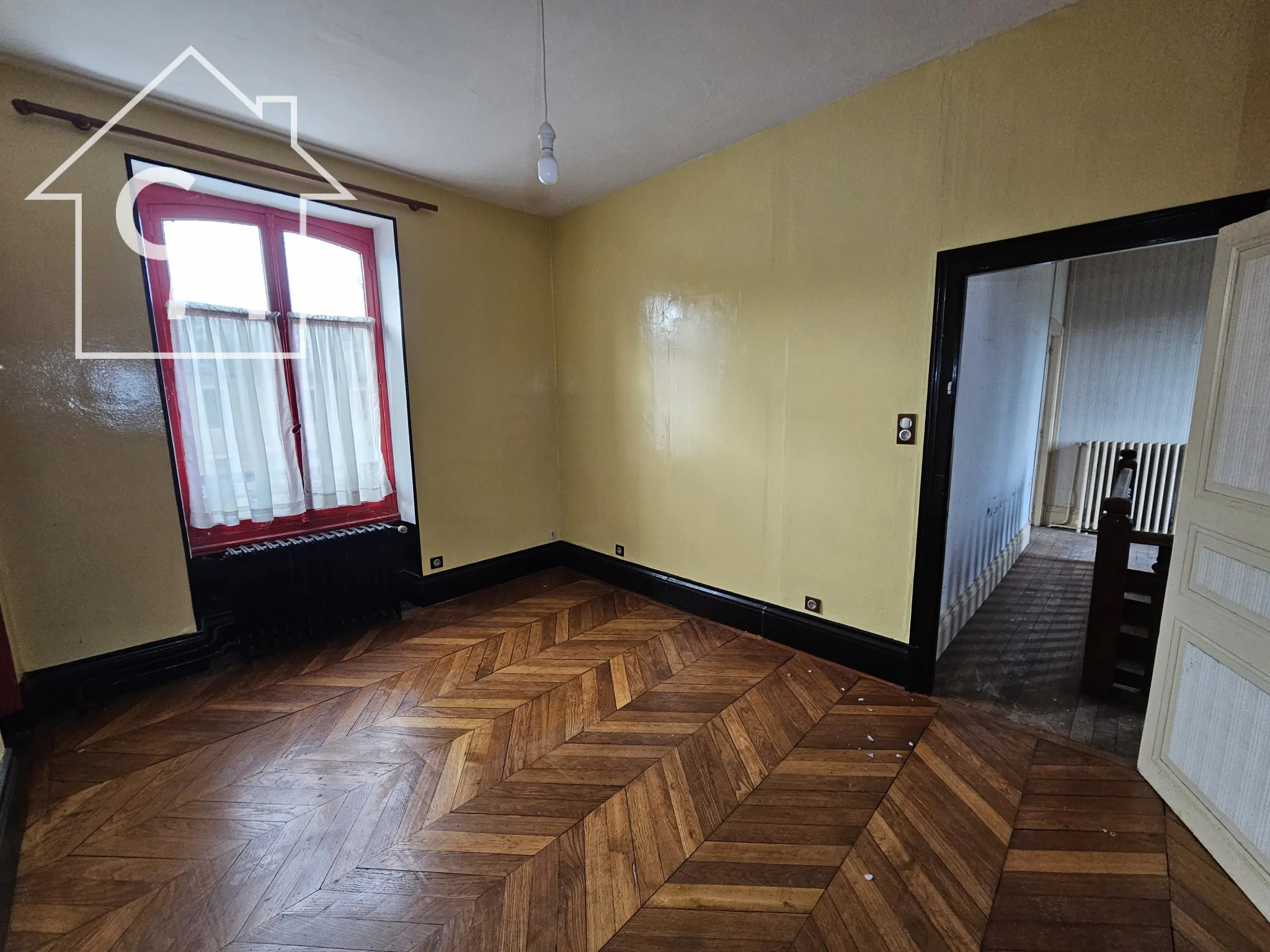 Grande maison à vendre à Culan - 125 m² avec local commercial et 5 chambres 