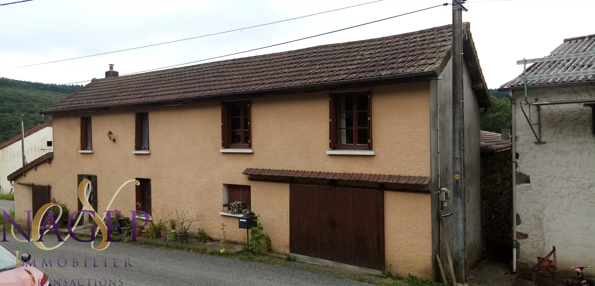 Maison de 6 pièces à vendre à Lavoine avec vue dégagée 