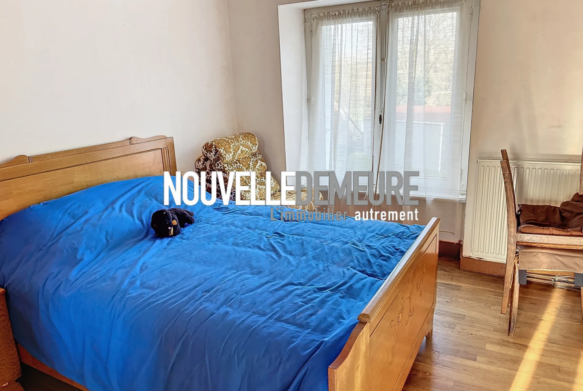 Maison en pierres de 80 m² à vendre à St Ouen la Rouerie 