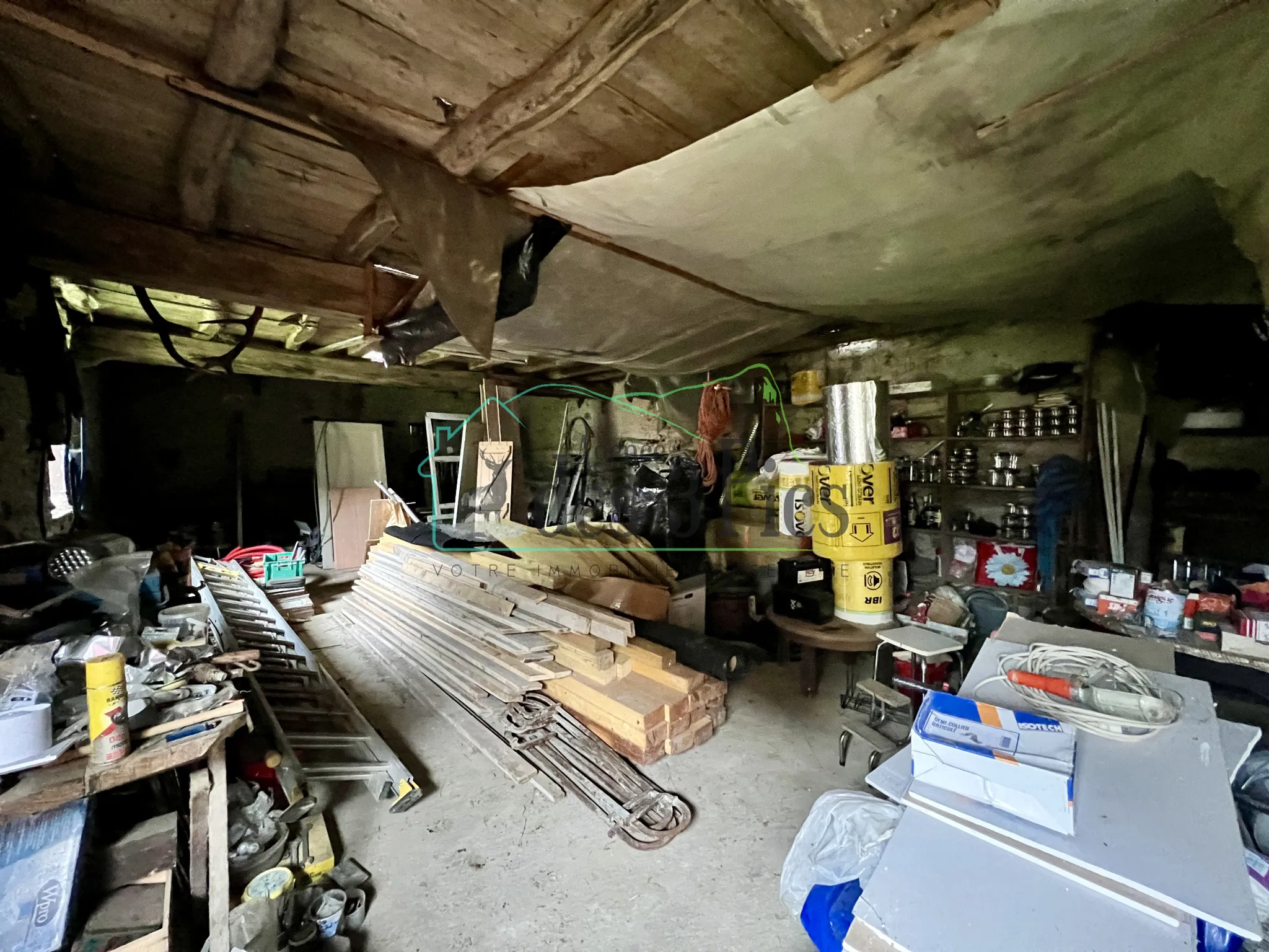 Ferme en pierre à rénover avec grange à Estadens 