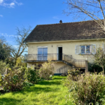 Maison spacieuse à vendre à Lavangeot avec sous-sol et jardin