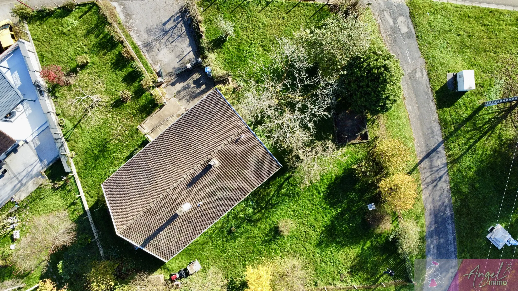 Maison spacieuse à vendre à Lavangeot avec sous-sol et jardin 