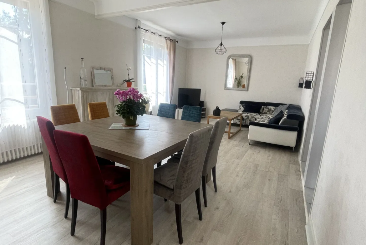 Maison à vendre à Troyes - 128 m², 4 Chambres, Piscine 