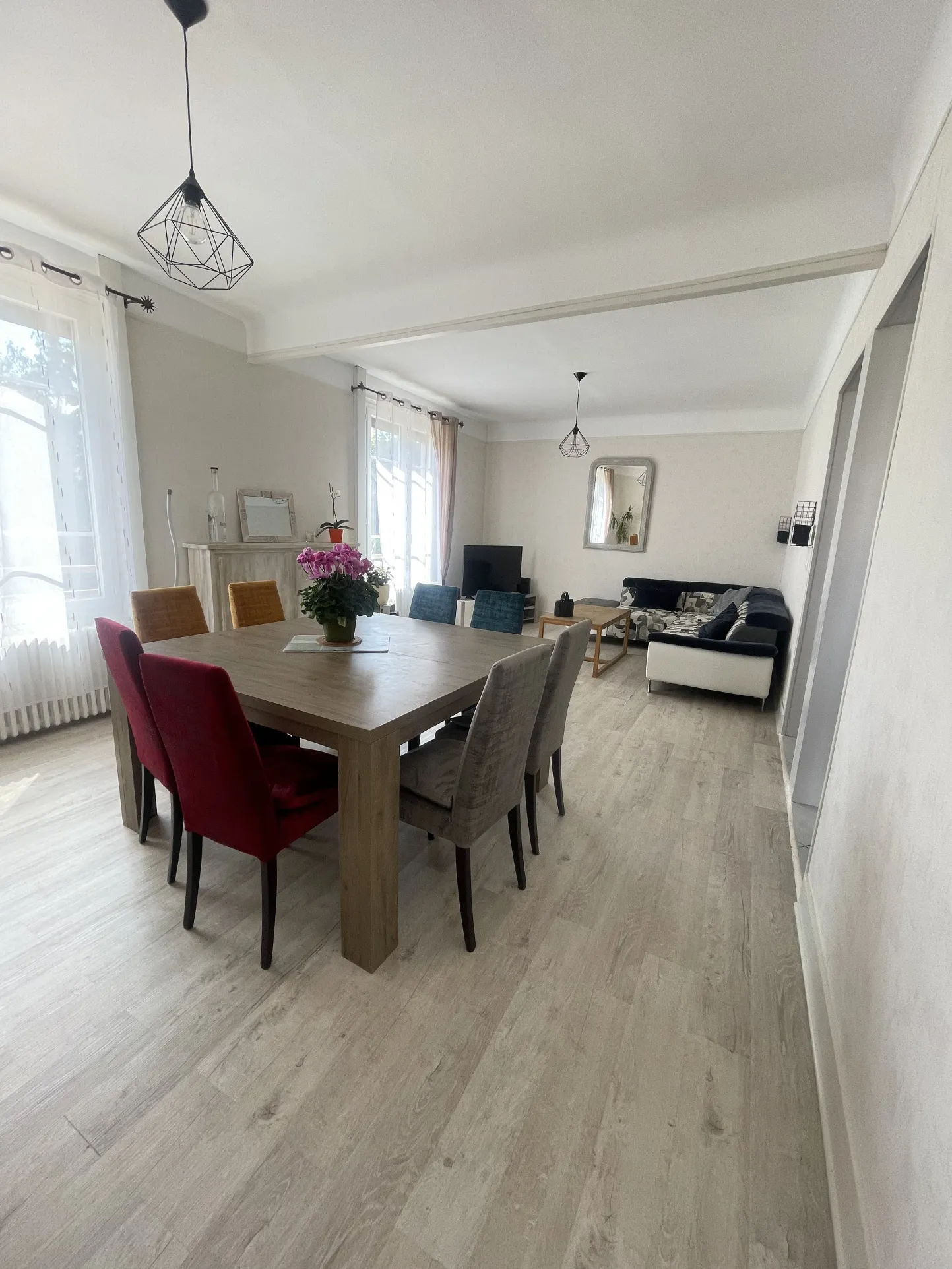 Maison à vendre à Troyes - 128 m², 4 Chambres, Piscine 