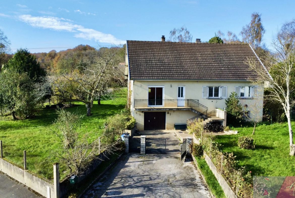 Maison spacieuse à vendre à Lavangeot avec sous-sol et jardin 