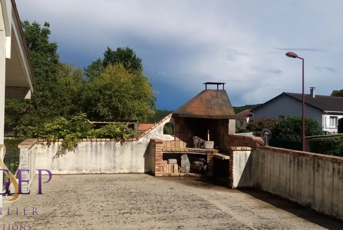 Maison récente 6 pièces avec salon de 70m2 et vue panoramique 