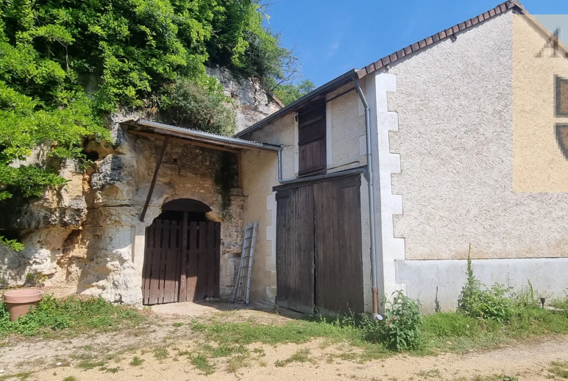 Maison ancienne rénovée à Naveil, proche de Vendôme et gare TGV 