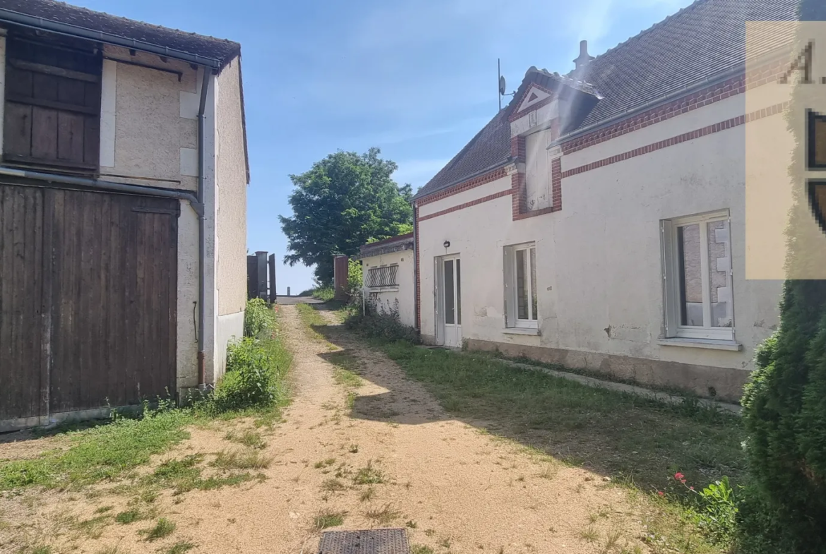 Maison ancienne rénovée à Naveil, proche de Vendôme et gare TGV 