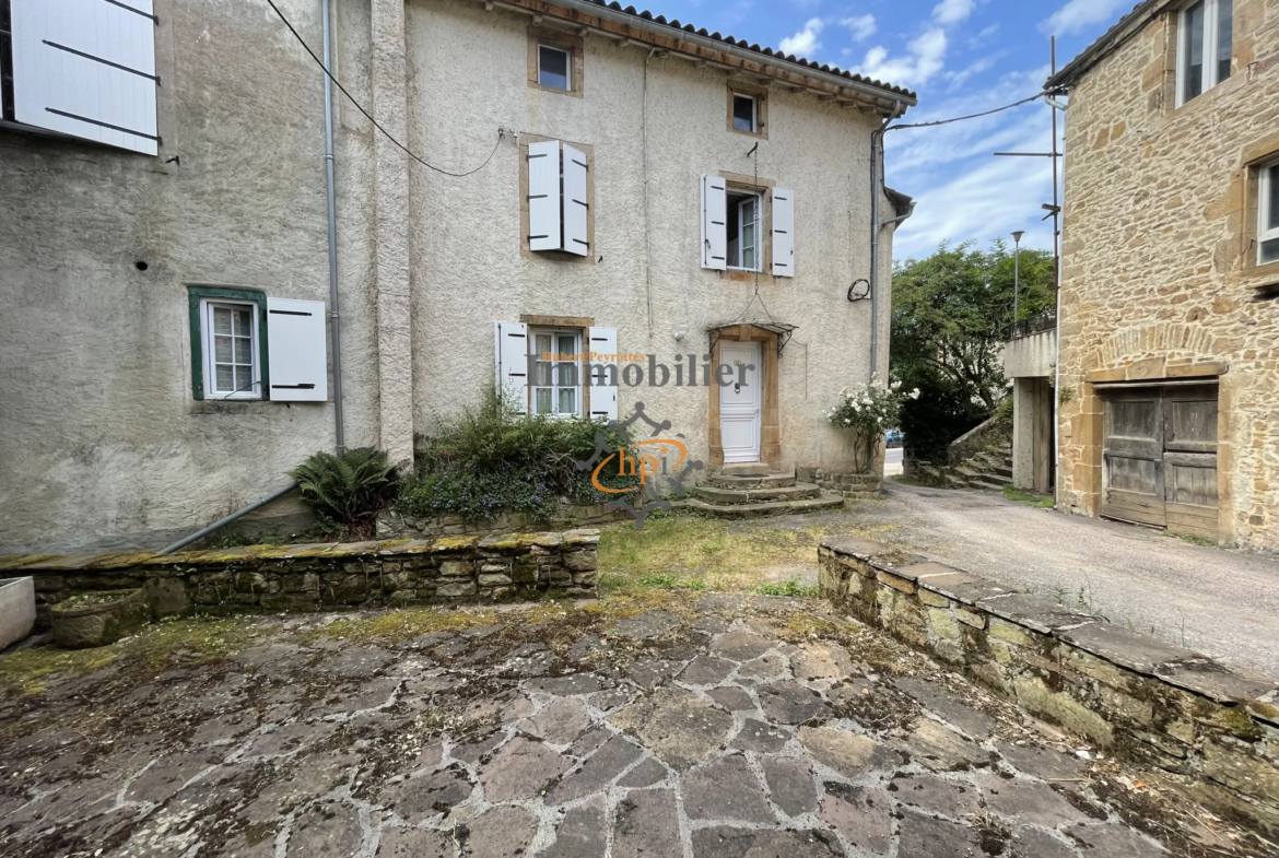 Vente maison avec terrasse et dépendances à Saint Sernin sur Rance 