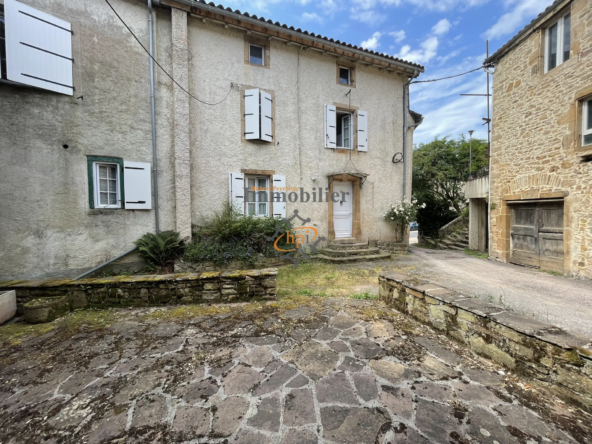 Vente maison avec terrasse et dépendances à Saint Sernin sur Rance