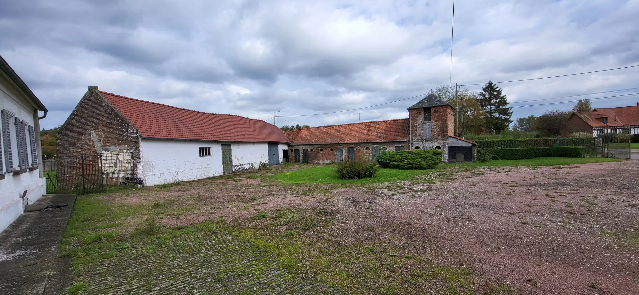 Ancien corps de ferme à vendre près d'Abbeville - 9595 m² 