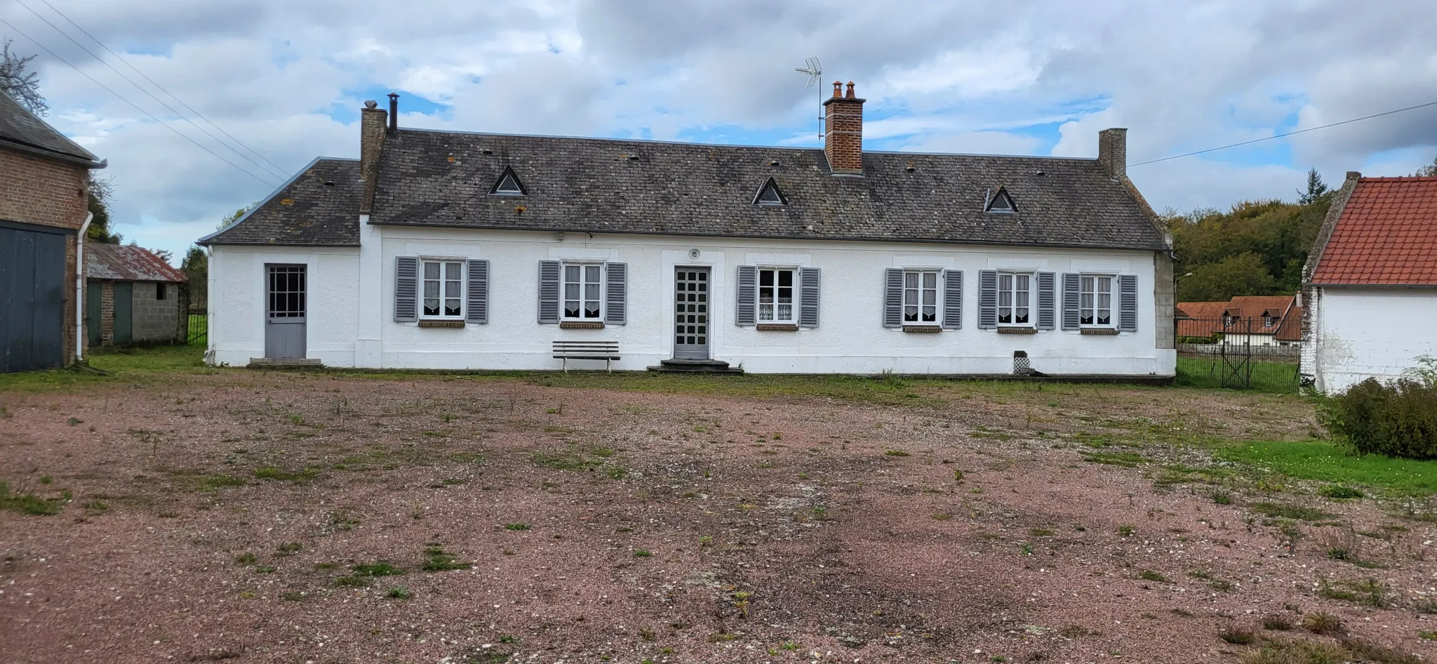 Ancien corps de ferme à vendre près d'Abbeville - 9595 m² 