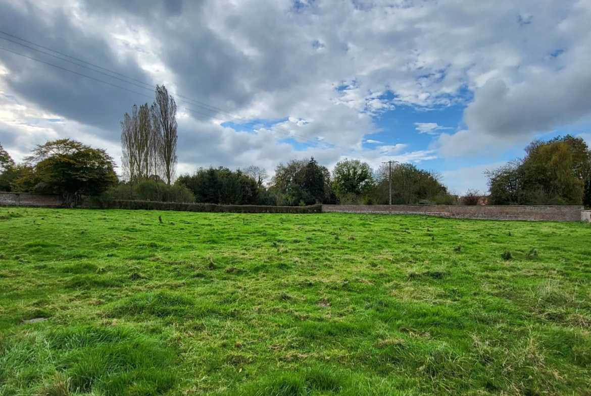 Ancien corps de ferme à vendre près d'Abbeville - 9595 m² 