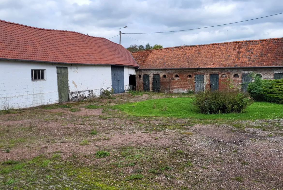 Ancien corps de ferme à vendre près d'Abbeville - 9595 m² 