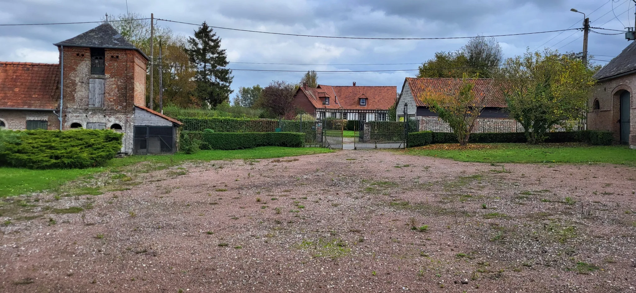 Ancien corps de ferme à vendre près d'Abbeville - 9595 m² 