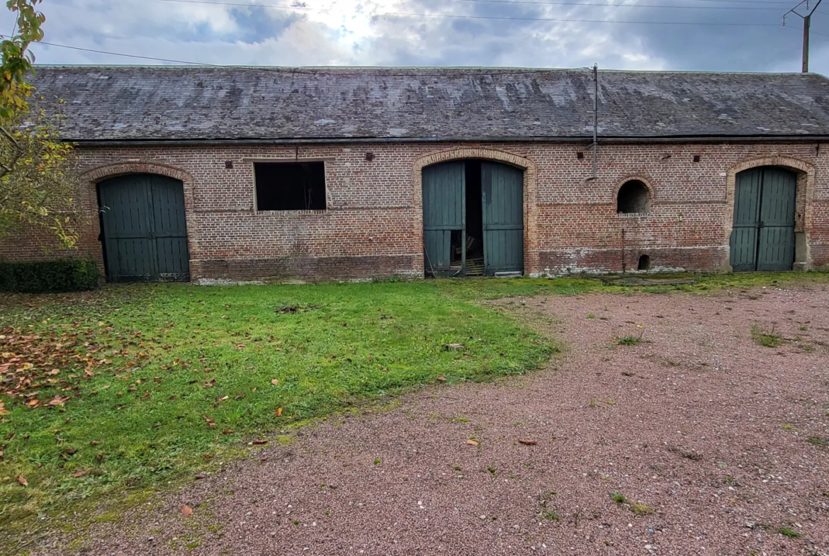 Ancien corps de ferme à vendre près d'Abbeville - 9595 m² 