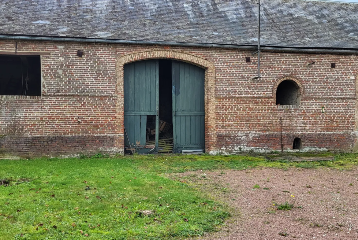 Ancien corps de ferme à vendre près d'Abbeville - 9595 m² 