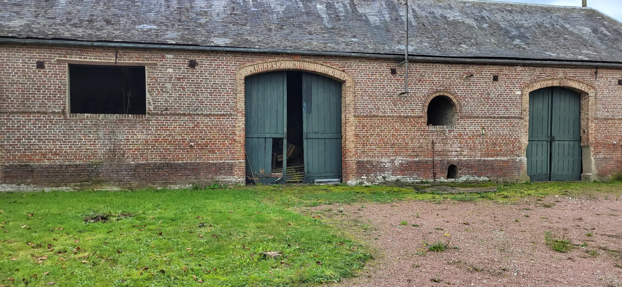 Ancien corps de ferme à vendre près d'Abbeville - 9595 m² 