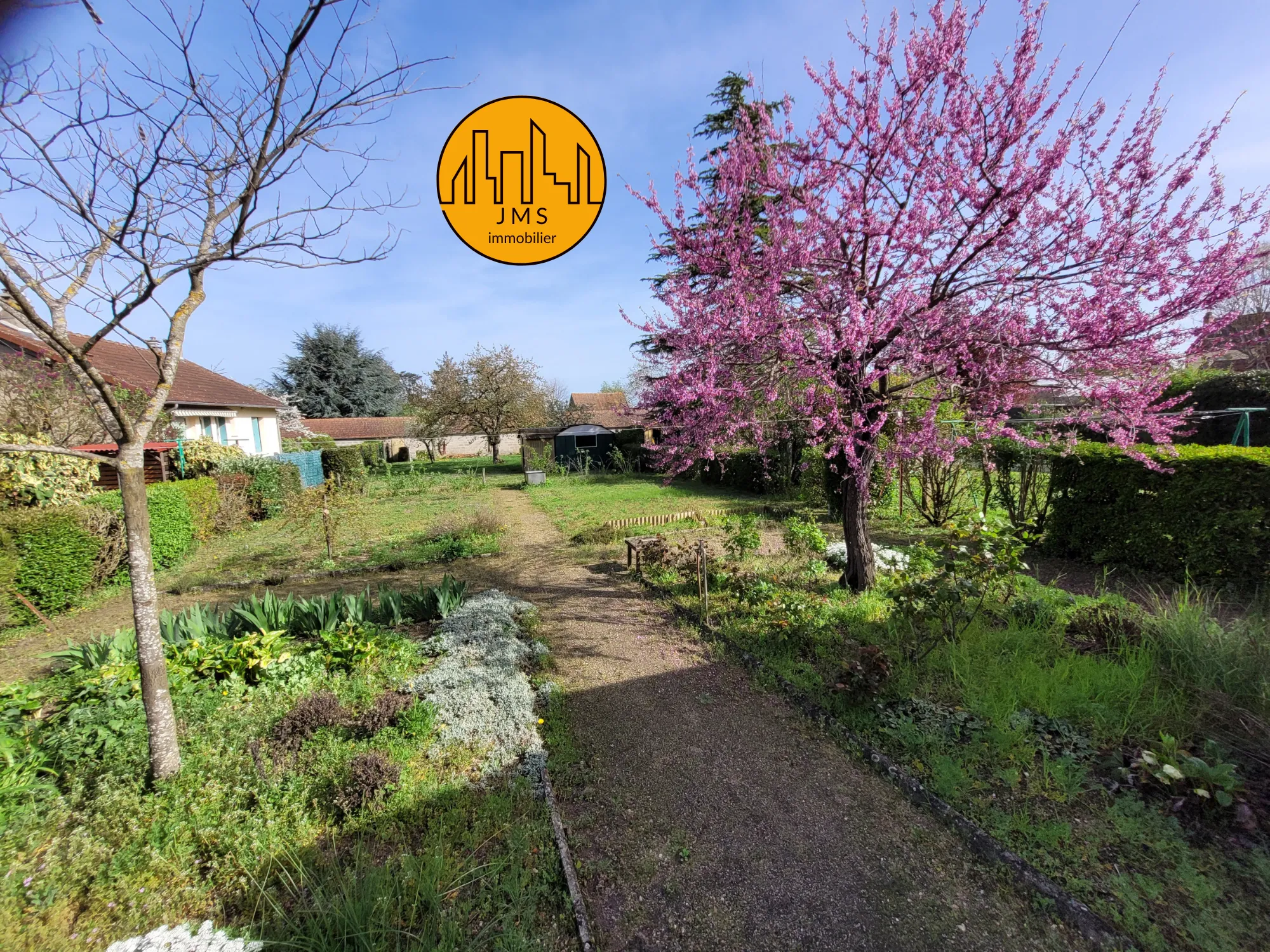 Maison charmante avec jardin à Yzeure, 1000 m² 