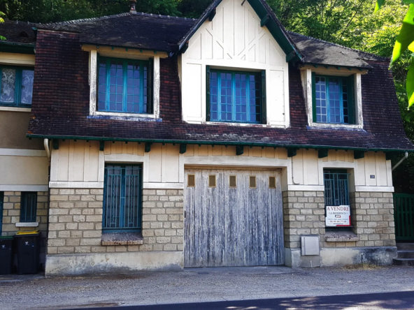 Maison atypique F3 à rénover près des bords de Seine à Vetheuil