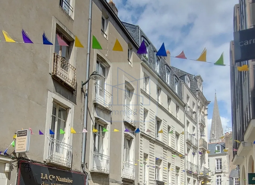 Appartement T2 exposé sud à Nantes - Place Royale 