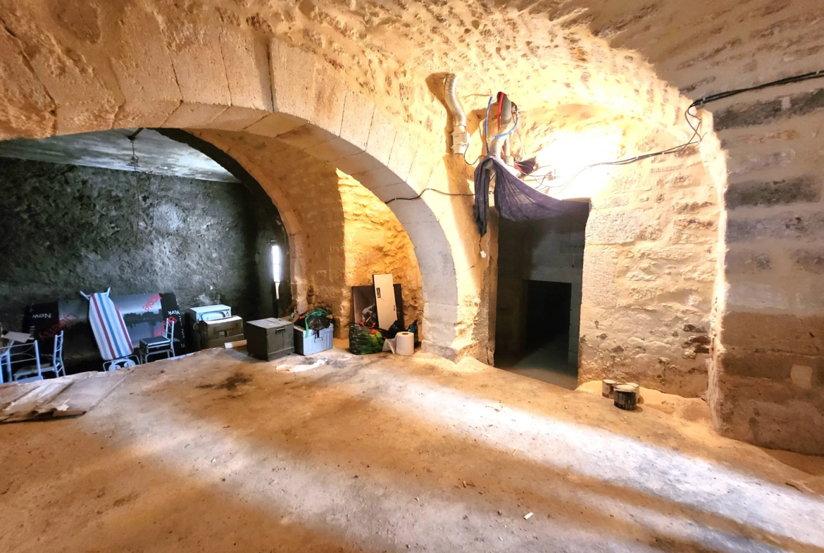 Belle maison de village à Saint-Christol avec terrasse et cave 