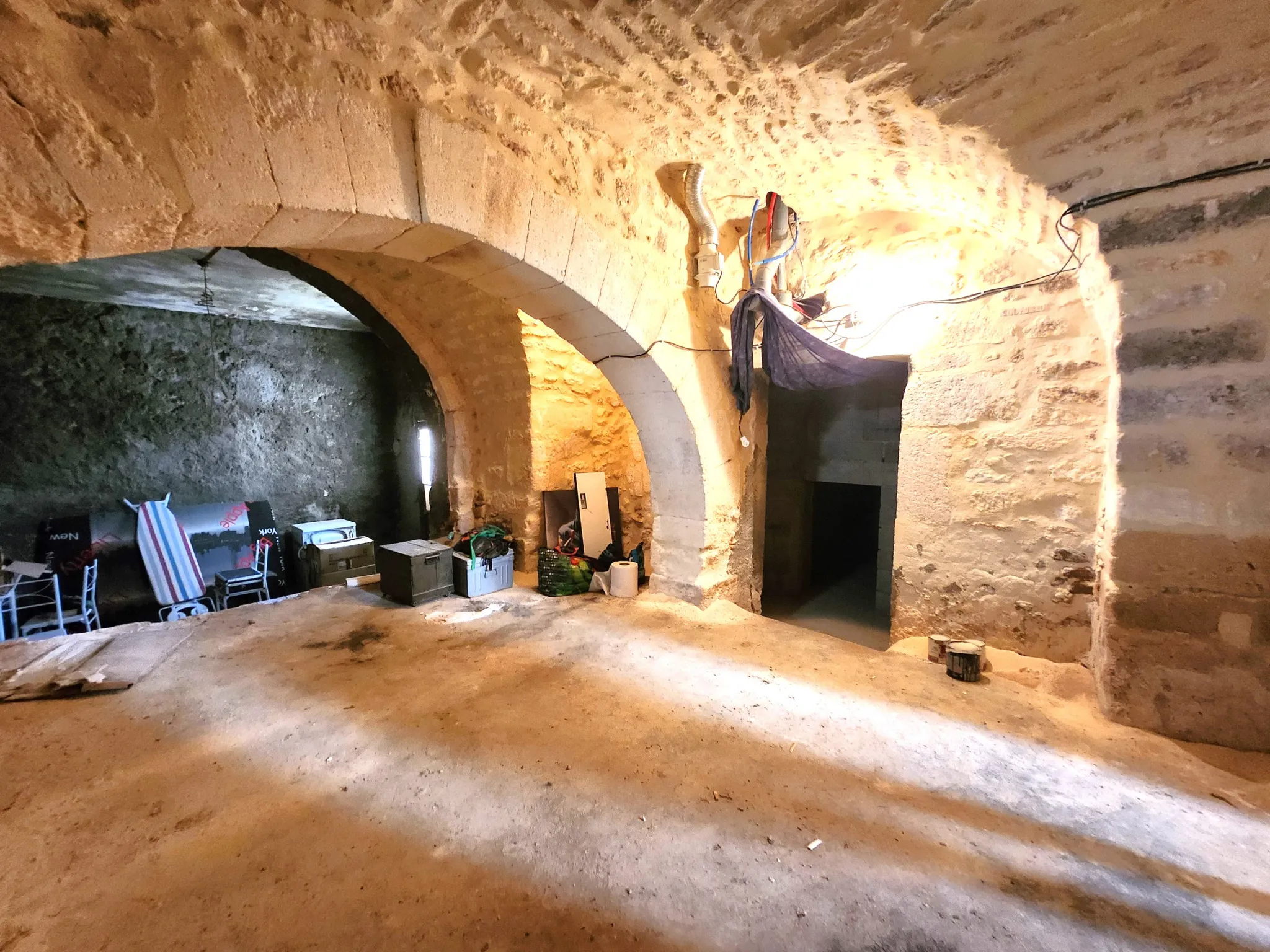 Belle maison de village à Saint-Christol avec terrasse et cave 