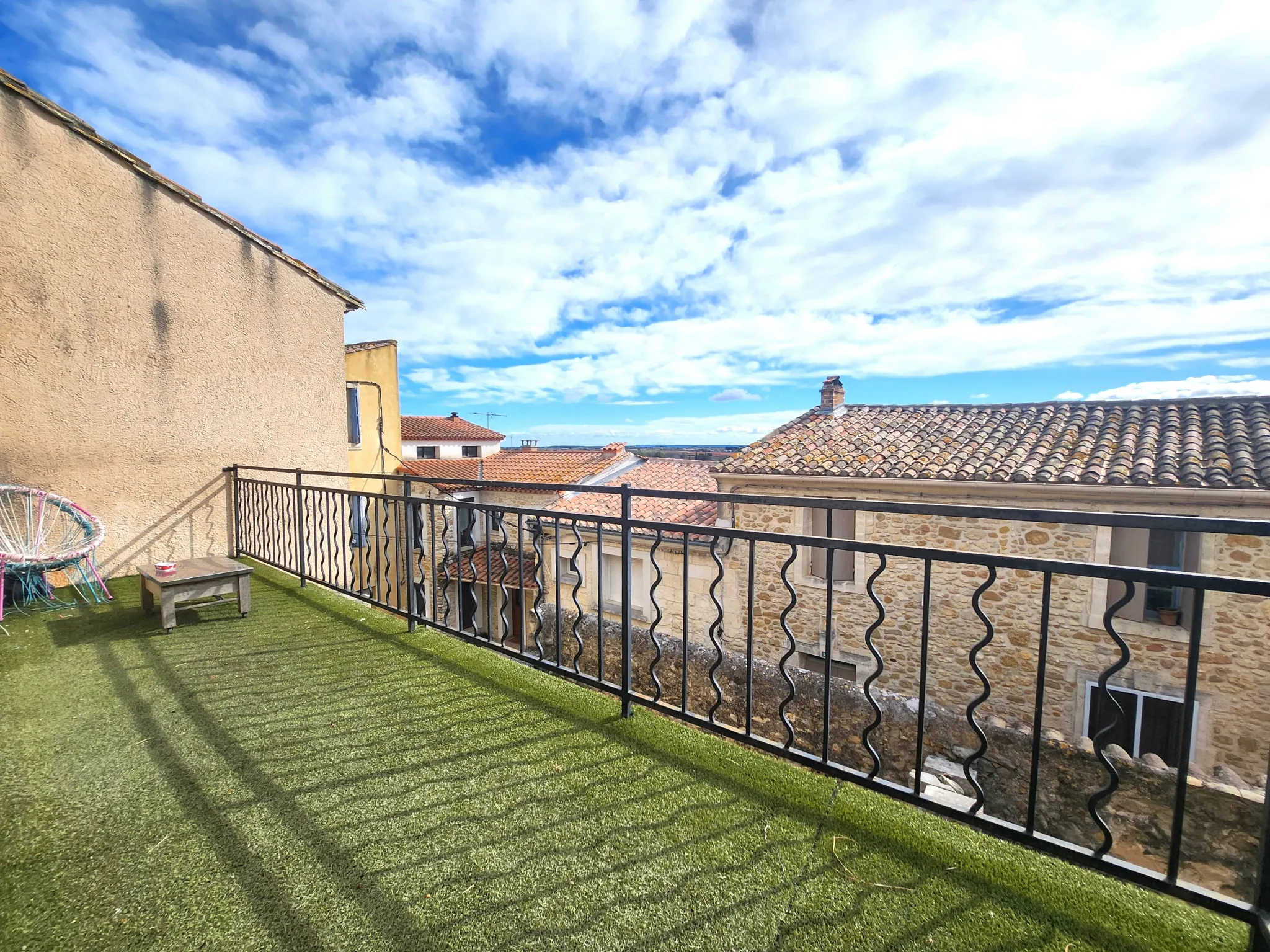 Belle maison de village à Saint-Christol avec terrasse et cave 