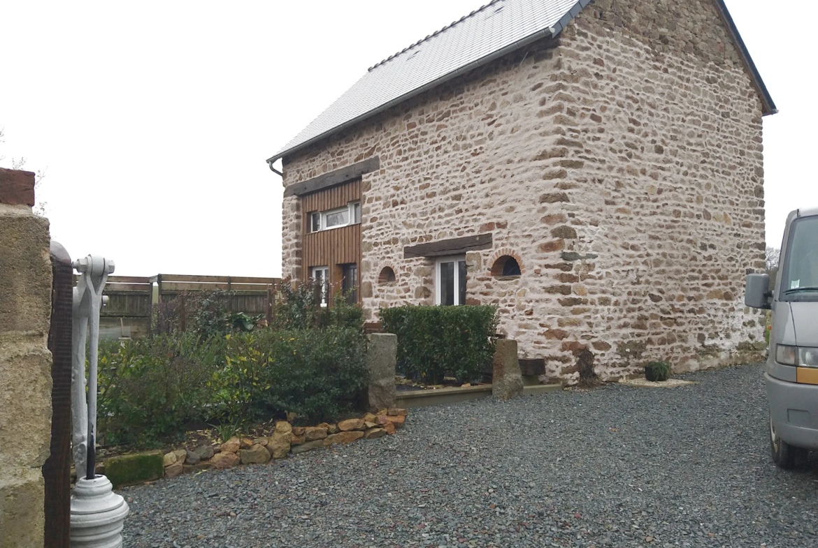 Charmante Maison de Campagne à St Aubin du Désert 