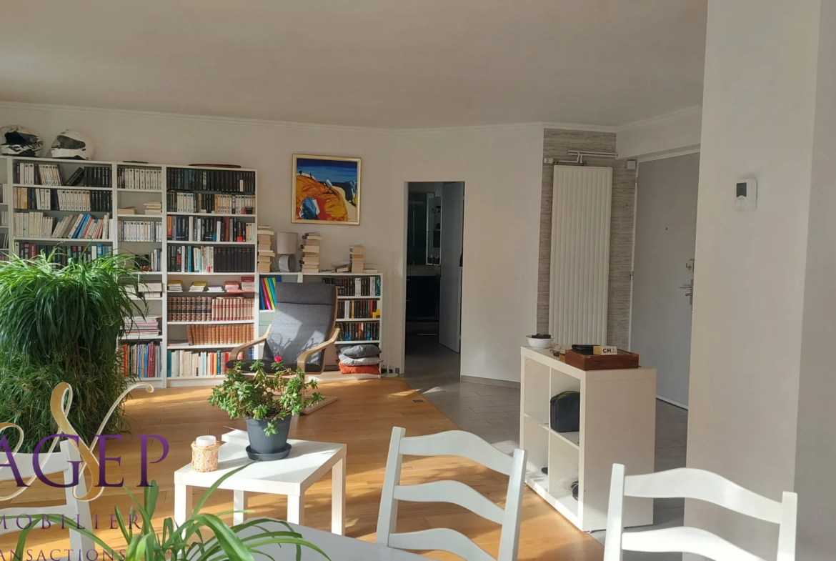 Appartement T4 Lumineux à Vichy - Parfait État avec Caves et Garage 