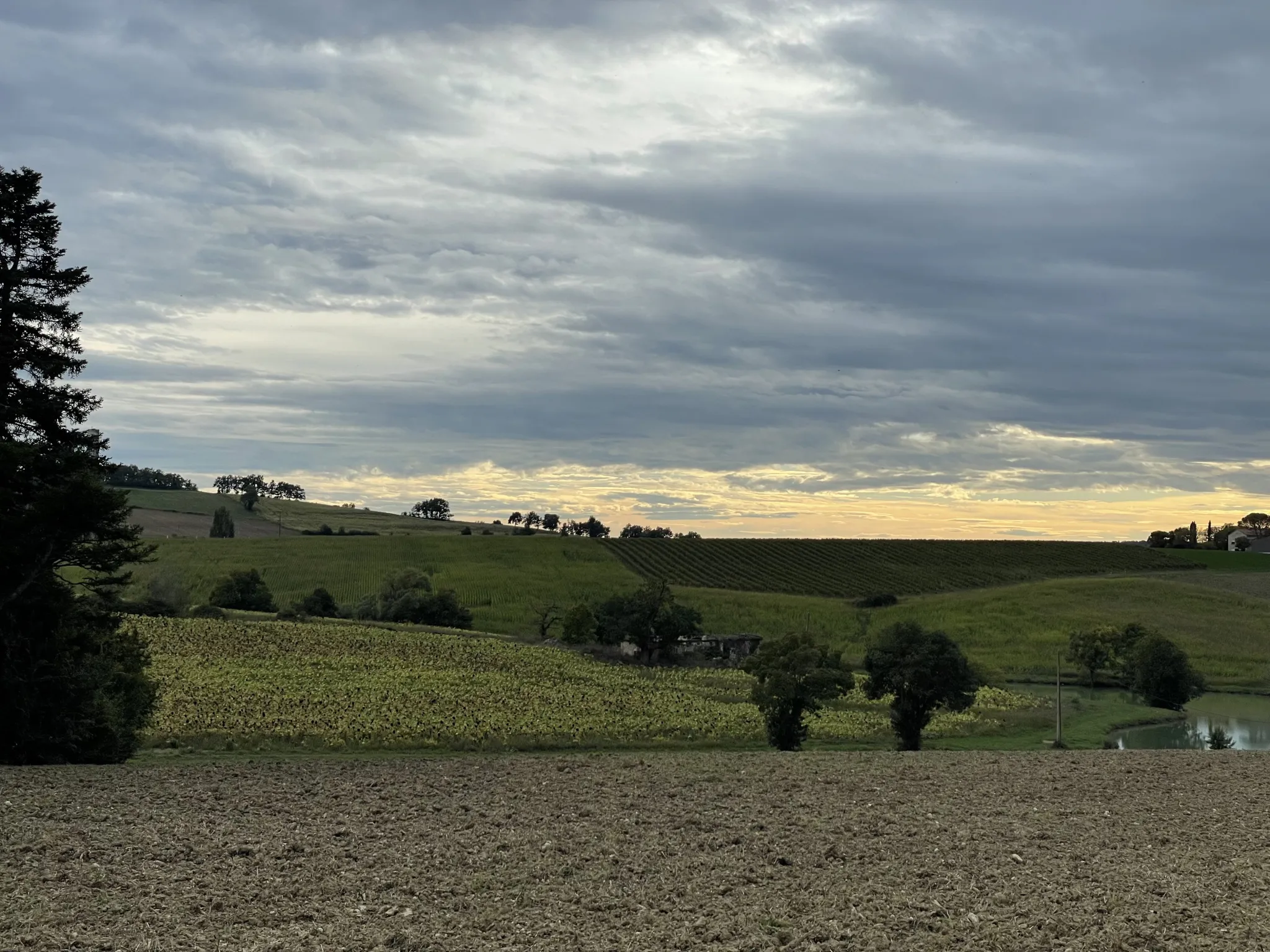 Ancienne ferme à rénover avec vue sur lac à Fources 