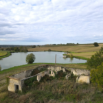 Ancienne ferme à rénover avec vue sur lac à Fources