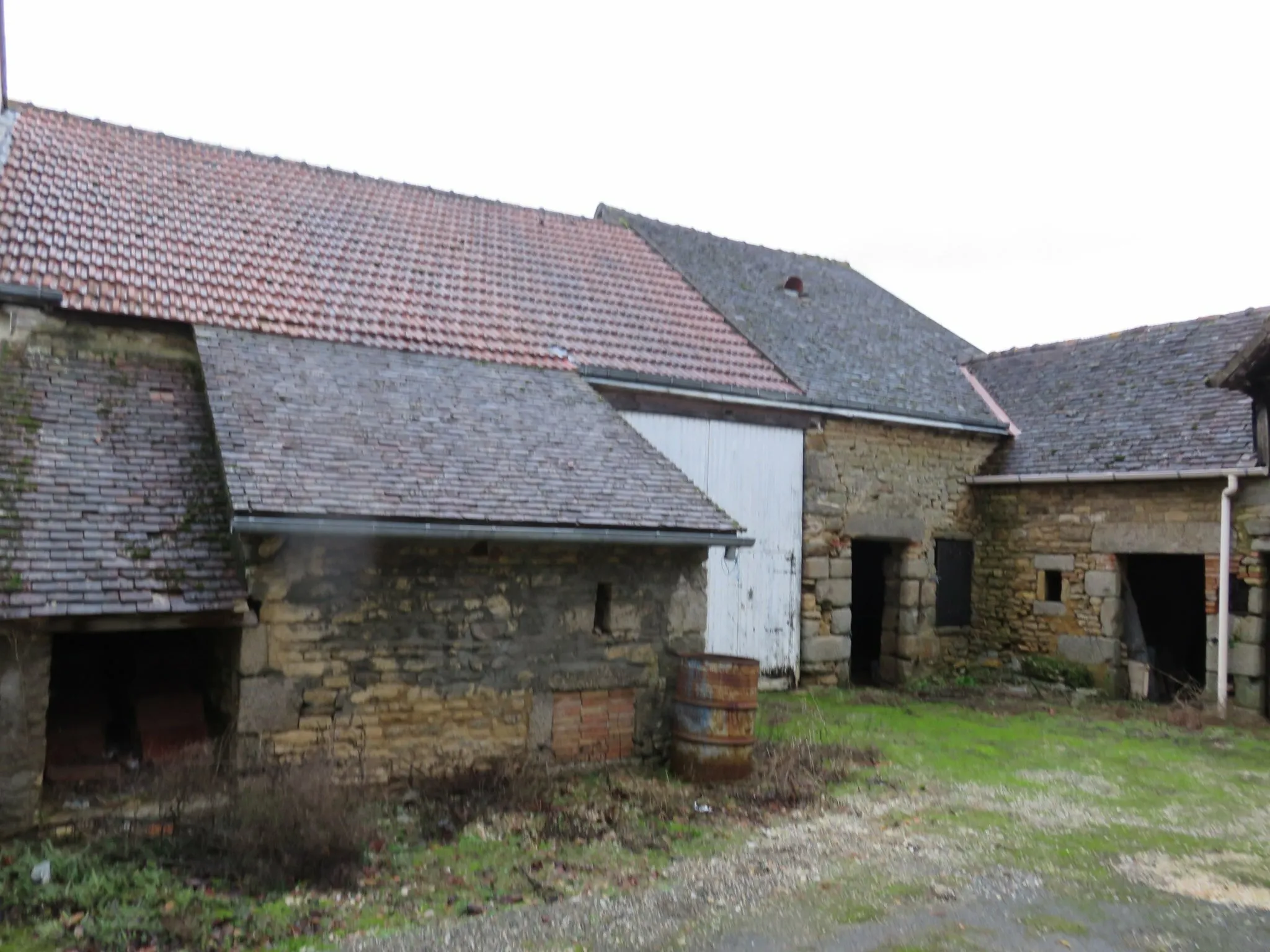 Maison en Pierre à Rénover à Damigny 